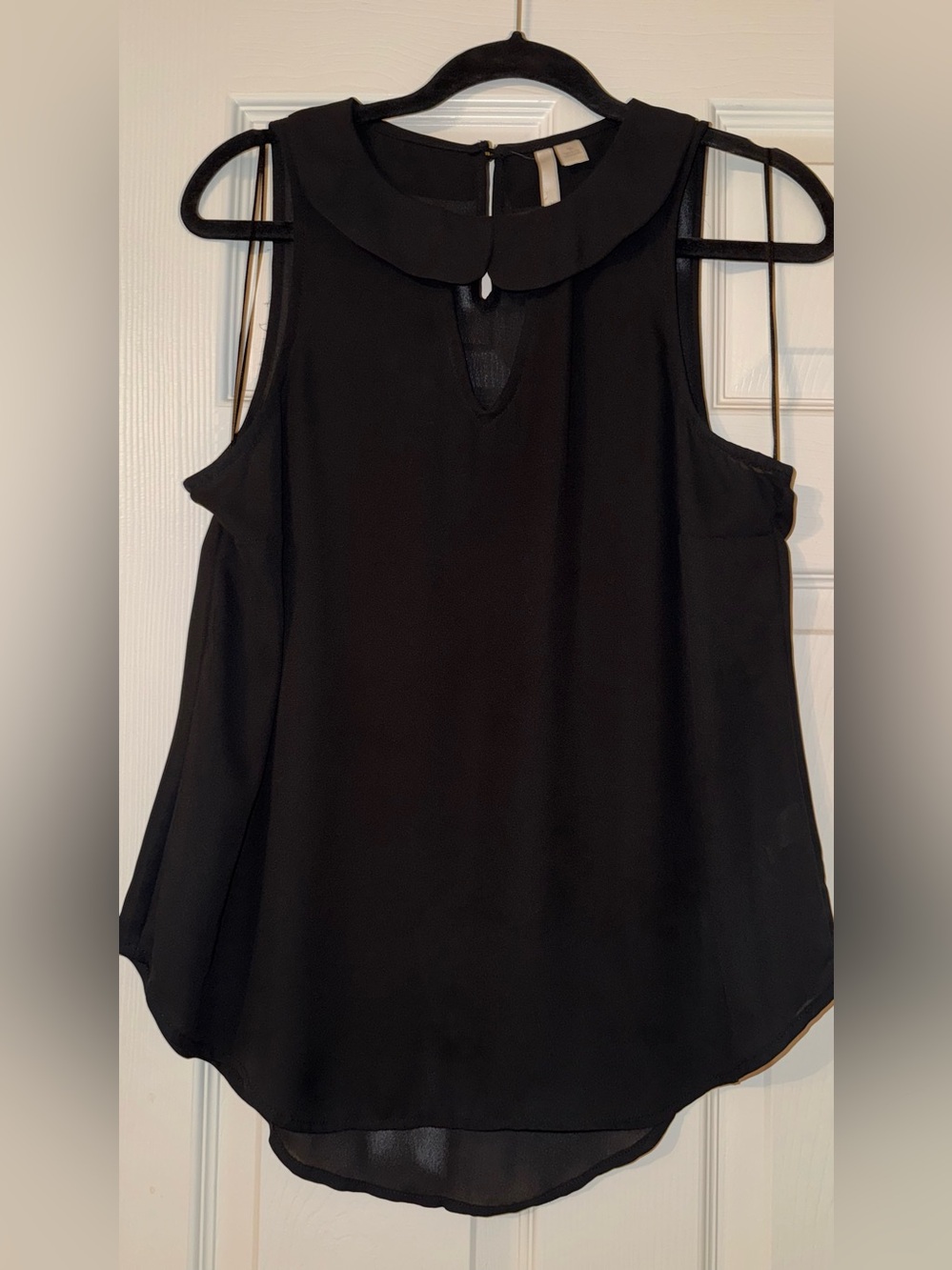 LC Lauren Conrad Keyhole Top